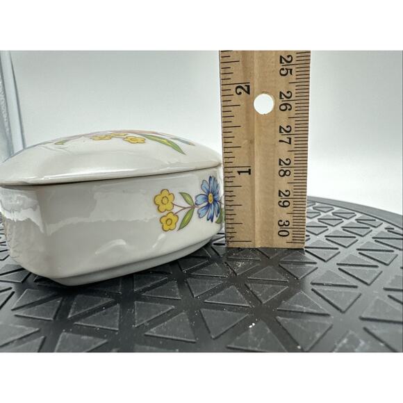 Heart shape Prestige floral trinket box ceramic 1980 Taiwan - Picture 7 of 7